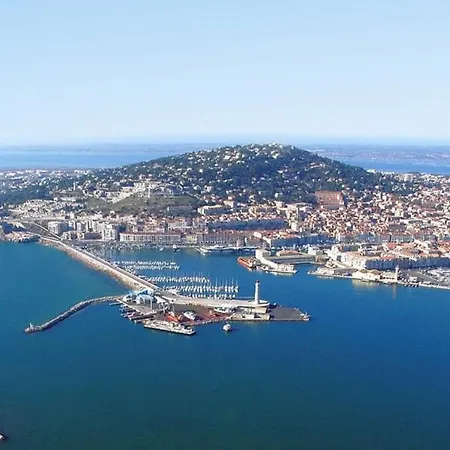 Rare Spacieux P3 Climatise Au Centre De Sete